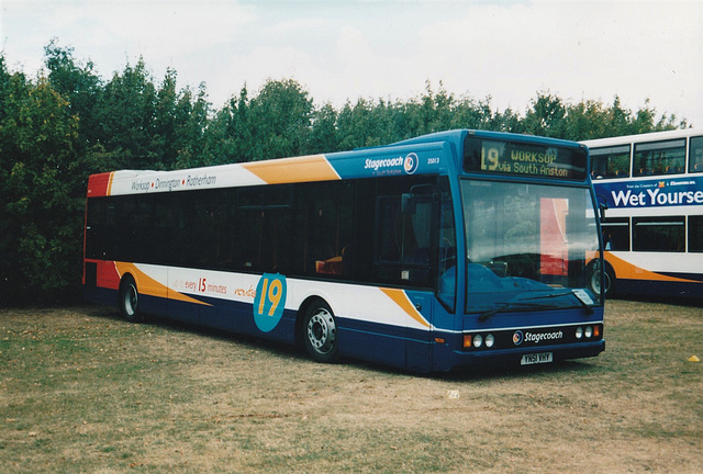 Stagecoach in Bassetlaw 35013 (YN51 VHY) at Showbus, Duxford - 28 Sep 2003 (516-7A) Stagecoach in Bassetlaw 35013 (YN51 VHY) at Showbus, Duxford - 28 Sep 2003 (516-7A)