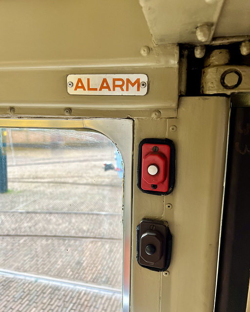 Haags Openbaar Vervoer Museum 2024 – Alarm button of the MIVB PCC 7065