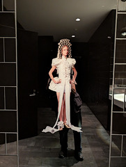 Les toilettes, c'est par ici.