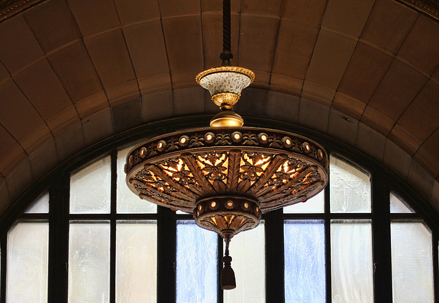 RoyalBankofCanada(1928)-lighting