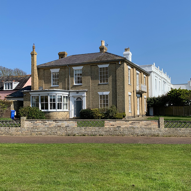 South House, Centre Cliff, Southwold