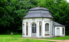 DE - Brühl - Schloss Falkenlust, Muschelkapelle