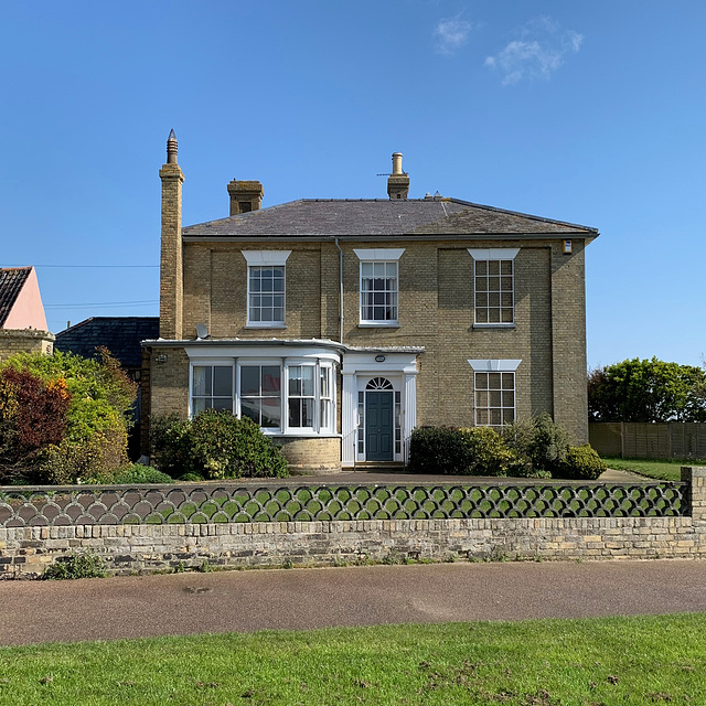 South House, Centre Cliff, Southwold