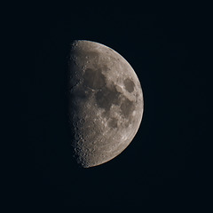 Mond am 3.07.2025, Größe 59% Mond am 3.07.2025, Größe 59%