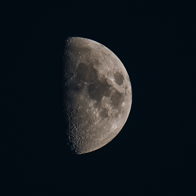 Mond am 3.07.2025, Größe 59% Mond am 3.07.2025, Größe 59%