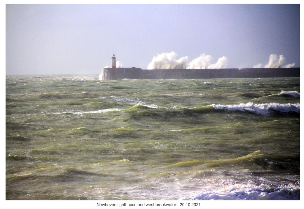 Newhaven light in storm Aurore 20 10 2021 a