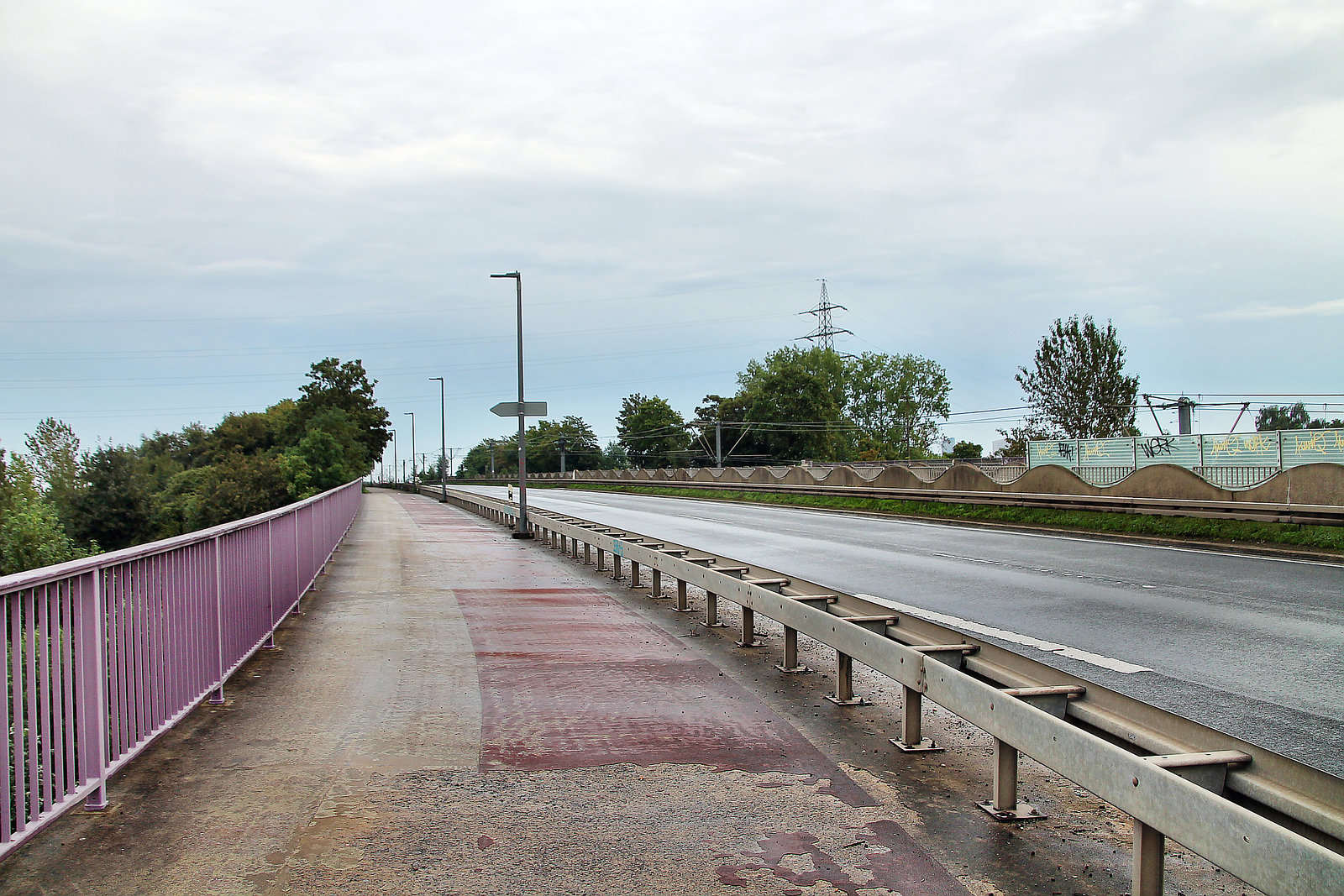 Auf der Brücke Mallinckrodtstraße (Dortmund-Huckarde) / 19.08.2023