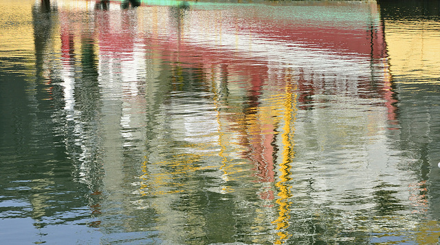 Bateau de pêche dans le port d'Honfleur