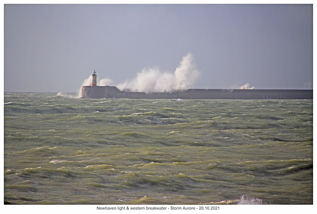 Newhaven light in storm Aurore 20 10 2021 c