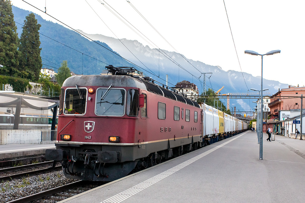 130905 Re6 6 fret -Montreux 1