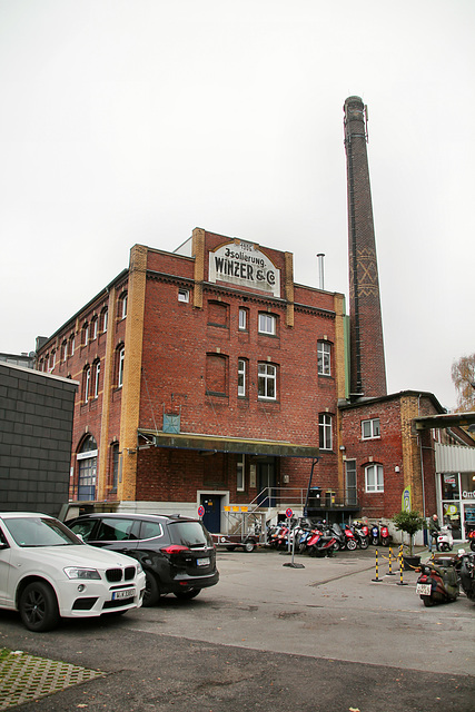 Alte Fabrik bei der Nordbahntrasse (Wuppertal-Brill) / 8.11.2017