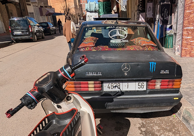 Mercedes plaquée 4878 vue de derrière