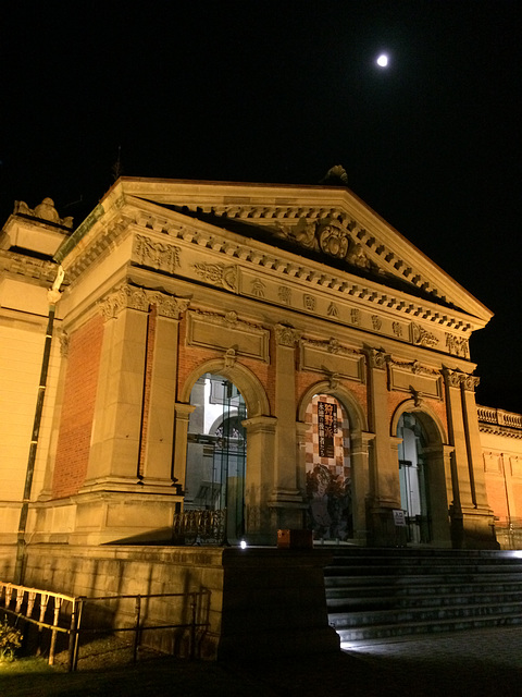 Kyoto National Museum - Special Exhibition Hall at Night