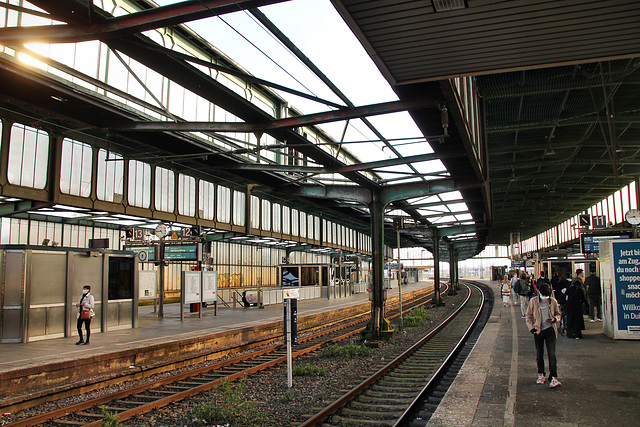 Duisburg Hauptbahnhof, Gleis 11 / 26.03.2022