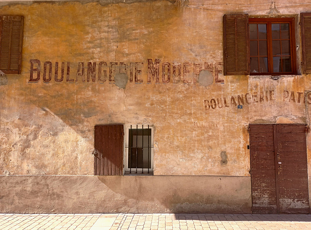 Boulangerie Moderne....