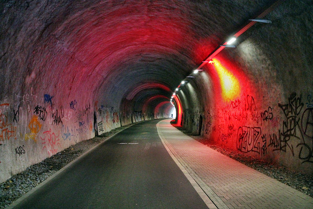Im Dorrenberg-Tunnel der ehem. Bahnstrecke Düsseldorf-Derendorf–Dortmund Süd (Wuppertal-Elberfeld) / 8.11.2017