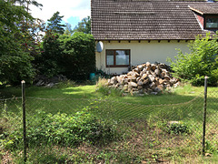 Holz vor der Hütte