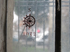 wilton old church, wilts , harry stammers glass c20 (3)