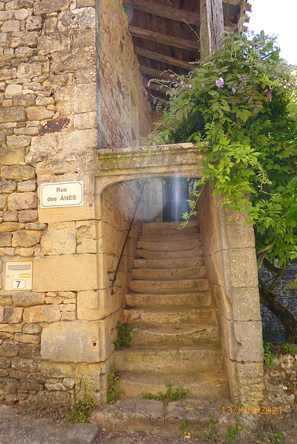 Le Castrum (village de BIRON)