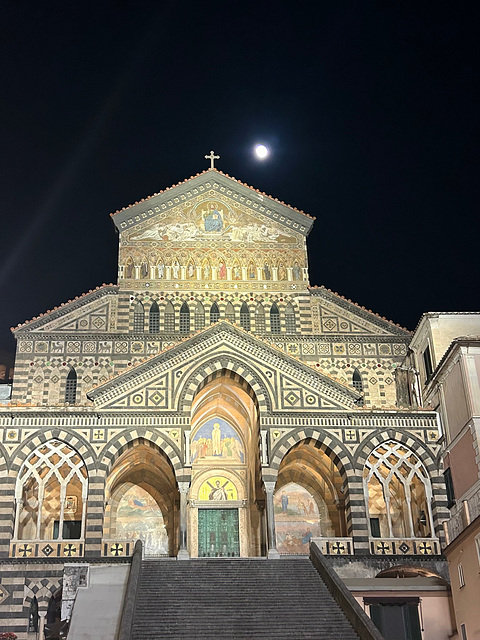 Duomo di Amalfi di notte.