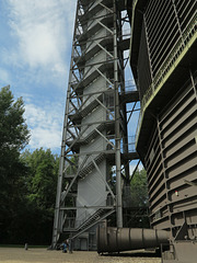 Gasometer, Außenaufzug