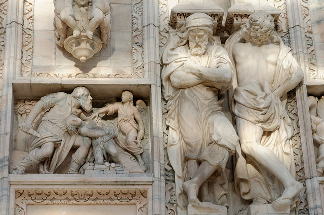Le Duomo - Bas-relief