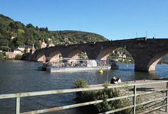 Die Neckarsonne unter der Alten Brücke