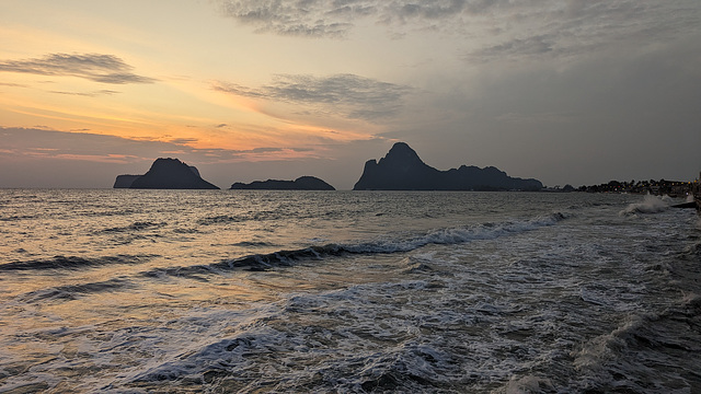 Le jour se lève sur Prachuap