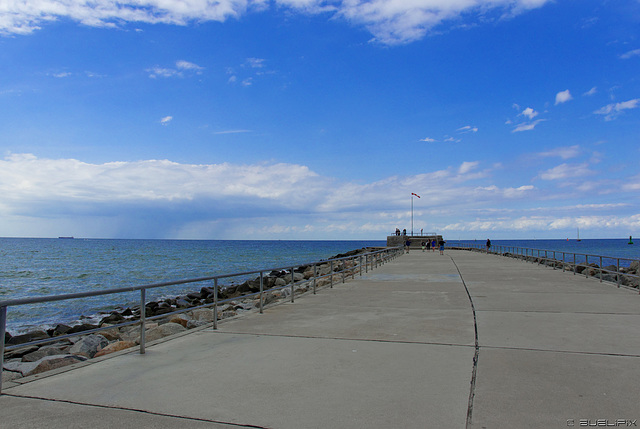 ... vor Warnemünde (© Buelipix)