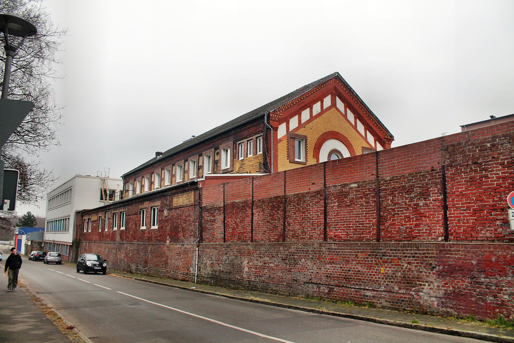 Erhaltenes Gebäude der ehemaligen Ammoniakfabrik Lothringen (Bochum-Gerthe) / 10.12.2016