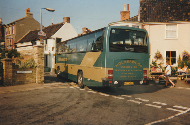 Holmeswood Coaches D517 KNX in Southwold – Aug 1995 (288-14) Holmeswood Coaches D517 KNX in Southwold – Aug 1995 (288-14)
