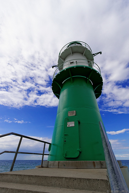 Leuchttürme (Molenfeuer) vor Warnemünde (© Buelipix)