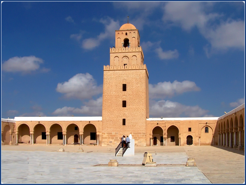 Kairouan : il grande piazzale dell'antica moskea Ucba