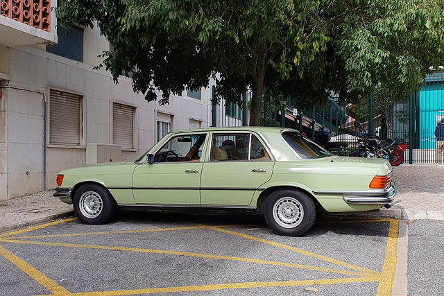 Mercedes-Benz 350 SE (W116)