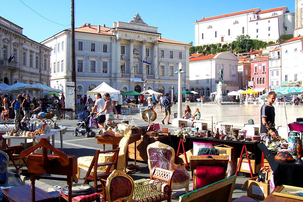 SI - Piran - Flohmarkt auf dem Tartini-Platz