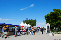 Strandpromenade Warnemünde während der Warnemünder Woche (© Buelipix)