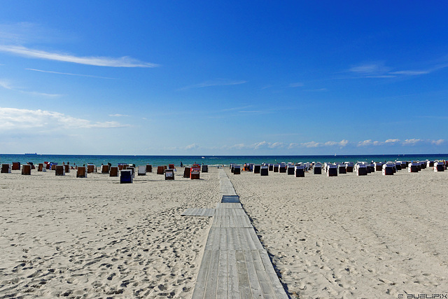der breiteste Sandstrand an der deutschen Ostseeküste (© Buelipix)