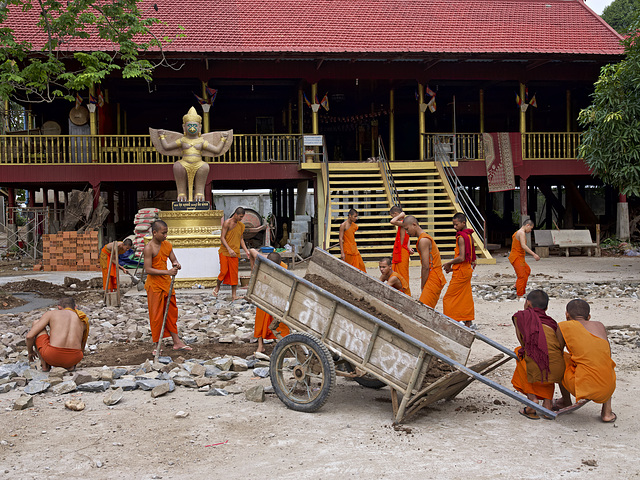 Brigade de bonzes terrassiers