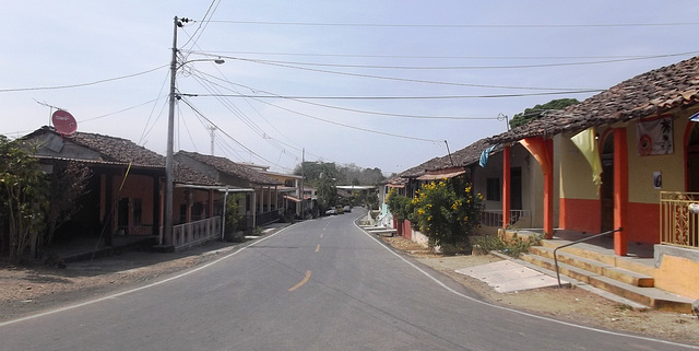 Rue et maisons du Panama