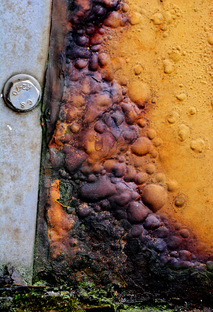 Bubbled rust