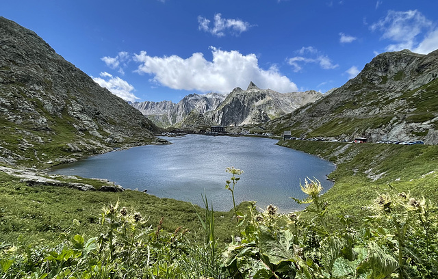 Great St Bernard Pass: the lake