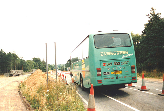 Evergreen Coaches LIB 805 (B486 UNB) near Fiveways, Barton Mills – 6 Aug 1994 (234-18)