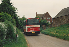 Midland Red South 5 (331 HWD ex BVP 787V) in Sibford Gower – 1 Jun 1993 (193-29)