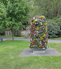 Blumensäule auf dem Hauptfriedhof in Zwickau