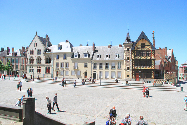 Amiens - Place de la cathédrale