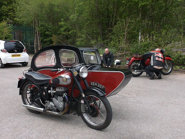 ape - motorbike and sidecar