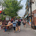 Une ruelle piétonnière plutôt invitante / An attractive pedestrian street