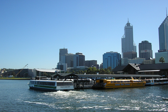 Leaving Barrack Street Jetty