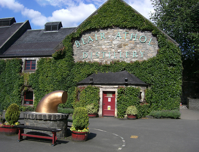 Die Bank bei Blair Atholl Distillery - MM2.0