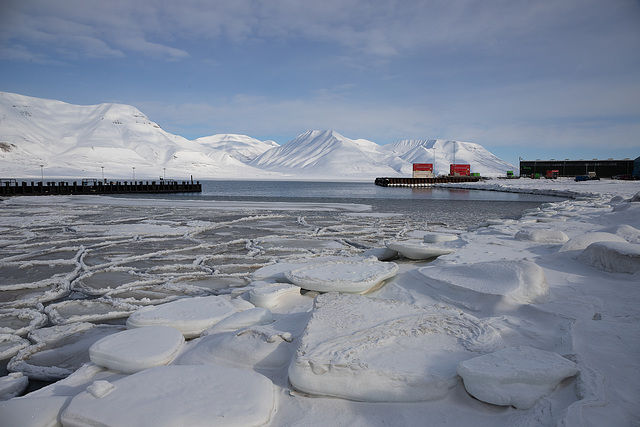 Longyearbyen. Harbour